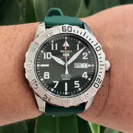 Seiko Five Sport Pilot Green Automatic