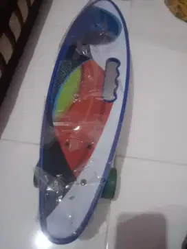 Skateboard untuk anak kecil