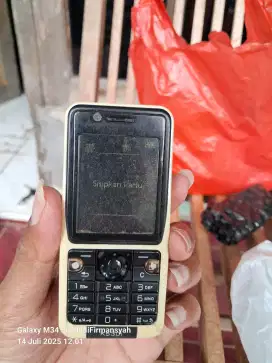 Sony Ericsson K530 bahan nyala