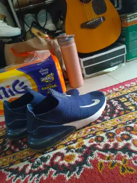 Sepatu Air max 270