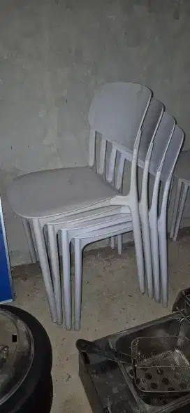 Kursi Cafe Putih