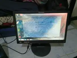 Monitor komputer Lenovo 16 inch minus