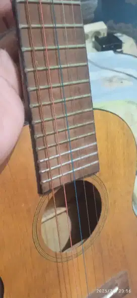 Gitar lele senar 6