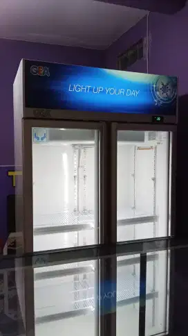 Showcase GEA 2 pintu