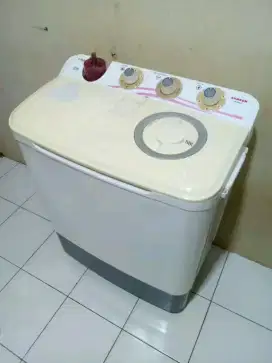 Jual cepet mesin cuci merek Sanken kapasitas 8 kg normal semua