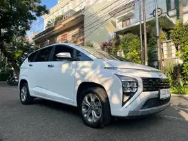 Hyundai Stargazer Esential Capt Seat ivt 2024 PUTIH