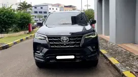 Toyota fortuner vrz gr tetradrive 4x4 awd 2022 hitam diesel