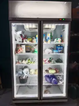 Showcase chiller 2 pintu merk gea