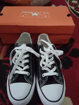 Jual sepatu Converse no 37