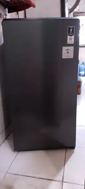 Kulkas Aqua 1 pintu minimalis elegant like new bs TT kulkas mu yg rusk