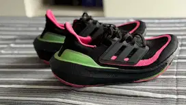 Dijual sepatu adidas ultraboost