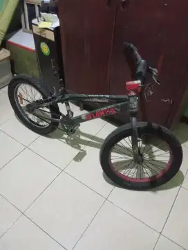 Sepeda anak bekas
