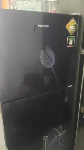 Dijual kulkas 2 pintu merk  Polytron
