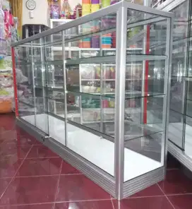 Di jual Etalase Panjang 2Mx1M Kondisi Baru