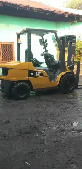 Forklift Caterpillar 3 Ton,Tiang 3 Meter,Manual,Mesin S4S,Tahun 2019
