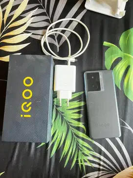 Iqoo z7 12/256 metallic grey