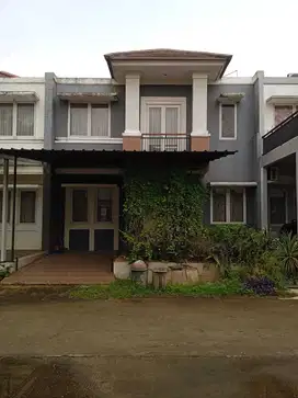 Dijual rumah 2 lantai Jatiwarna, bebas banjir