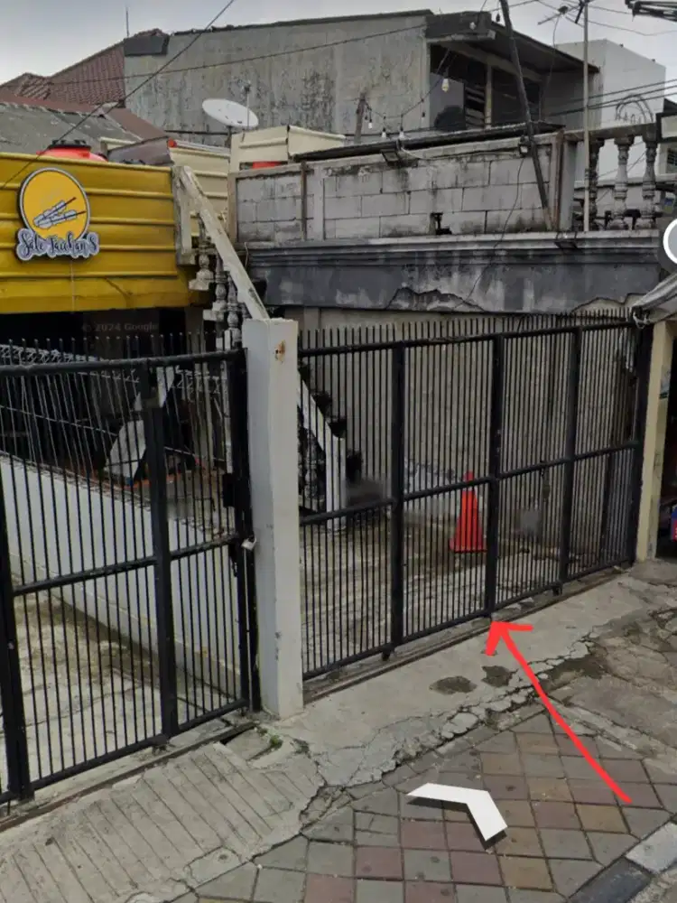 RUMAH BISA UNTUK USAHA DEPAN JALAN RAYA