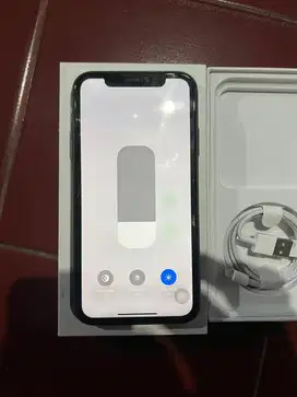 Dijual Iphone 11 Black 64GB Lengkap Terdaftar