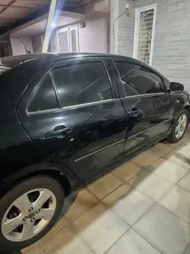 Mobil vios 2007 hitam