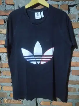 Kaos Adidas trefoil