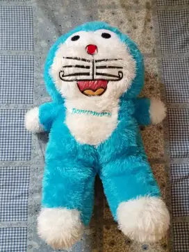 Boneka doraemon