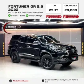FORTUNER GR SPORT 2022 - LOW KM !!
