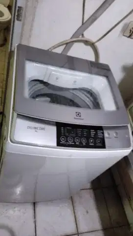 mesin cuci 1 tabung merk Electrolux otomatis 8,5kg