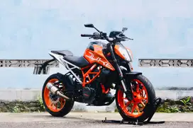 KTM Duke390 abs 2023 like new V-strom er6n er6f benelli bn600