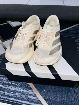 Sepatu adidas adizero