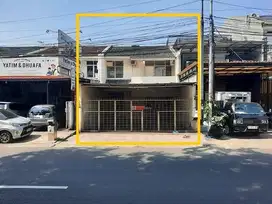 Disewakan Ruko  2 Lantai , Luas 160m2 di  Rawajati Timur, Pancoran