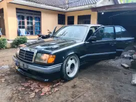 Mercedes-Benz type 230e/230m 2,300cc