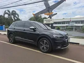 Volkswagen VW Tiguan 1.4 Tsi Turbo Allspace 7 seater Hitam 2021 low Km