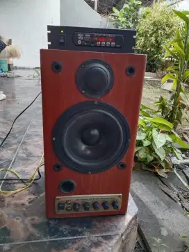 Salon karaoke spek kamaran