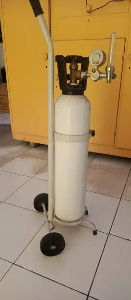 tabung oksigen plus trolley.