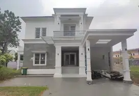 DIJUAL RUMAH 2LT DI LIPPO KARAWACI UK.18X20m2 FULL FURNISHED