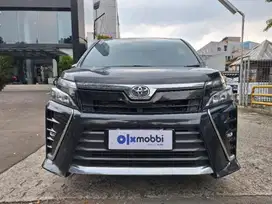 Toyota Voxy 2.0 Bensin-AT 2018 Hitam