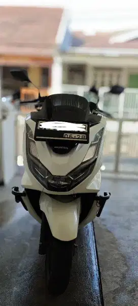 PCX 2023 CBS Putih