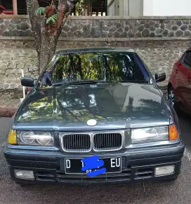 Mobil dipakai pribadi dan layak pakai