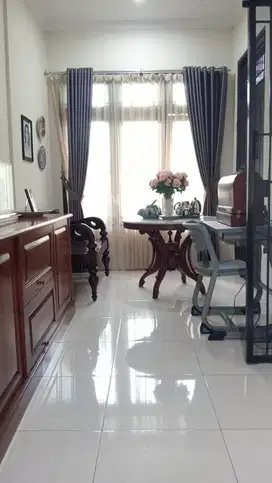Rumah Posisi Hoek 2 Lantai Di Bambu Apus Jakarta Timur S8861