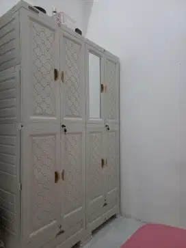 Dijual Cepat Lemari Napolly 4 pintu