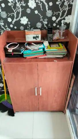 Lemari Baju Anak Kayu Bekas Multifungsi