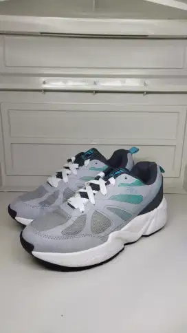 SEPATU FILA SIZE 36