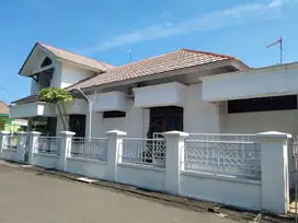 Rumah Luas dan Bersih Letak Strategis