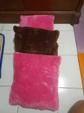 Bantal bulu lembut