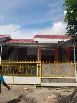 DISEWAKAN RUMAH DI PERUMAHAN FAKUKTAS TEKNIK UNHAS BLOK A NO 36
