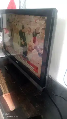 Tv 32 inch lengkap dgn stb