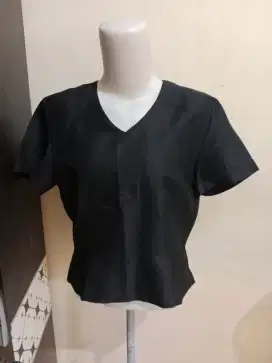 Blouse hitam. Preloved