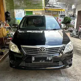 Kijang Innova E 2012