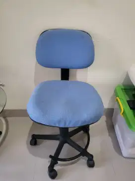 Kursi kantor kondisi masih bagus